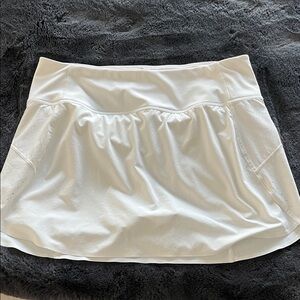 Athleta White Run With It Skort 14"
